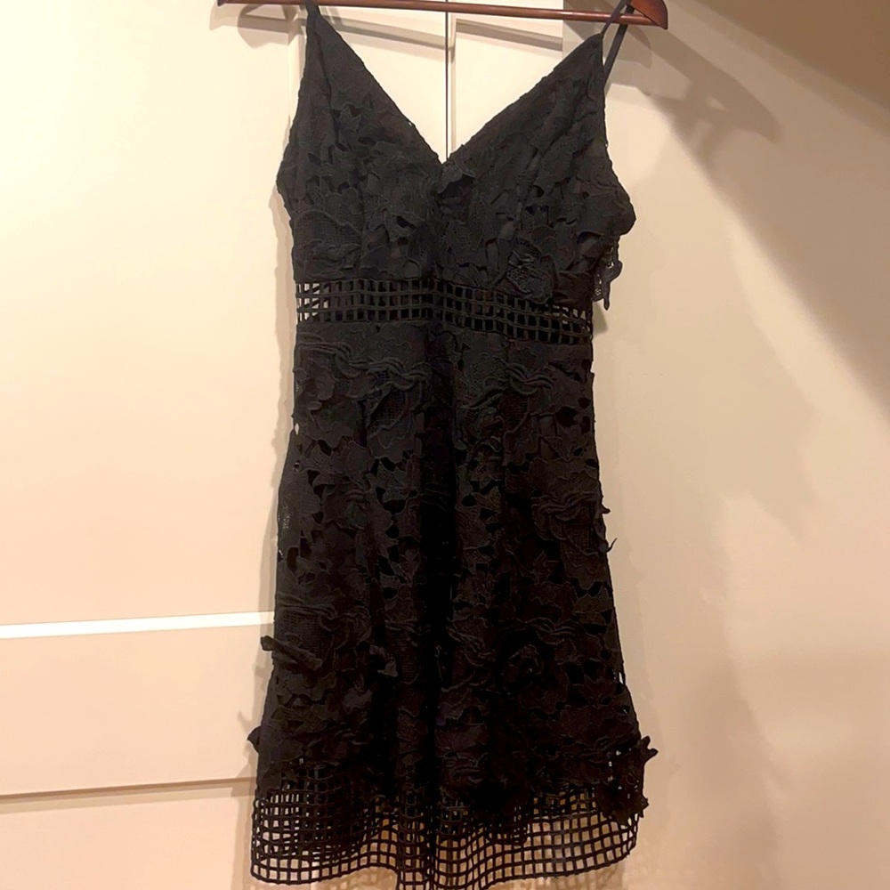 Gorgeous lace detail black dress